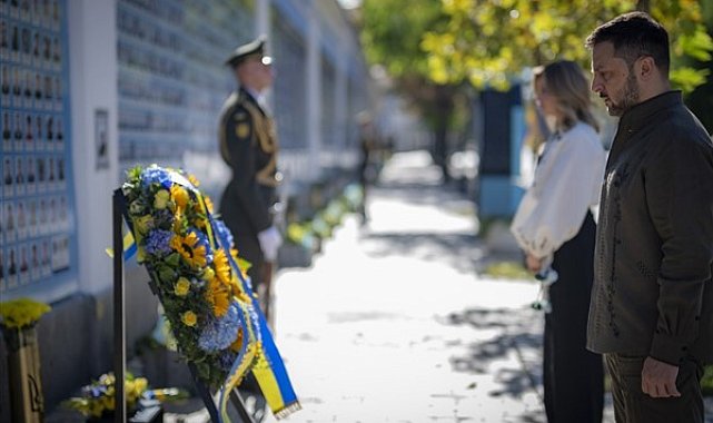 Zelenski, Ukrayna'nın 33. Bağımsızlık Günü'nü kutladı