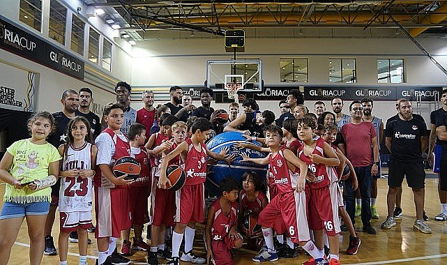 Anadolu Efes Spor Kulübü ile Corendon Airlines arasındaki sponsorluk anlaşması yenilendi