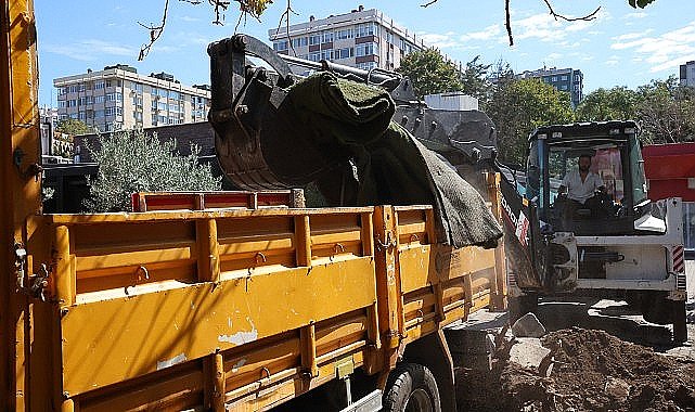 Bakırköy Belediyesi'nin kaldırım işgallerine karşı denetimi devam ediyor.