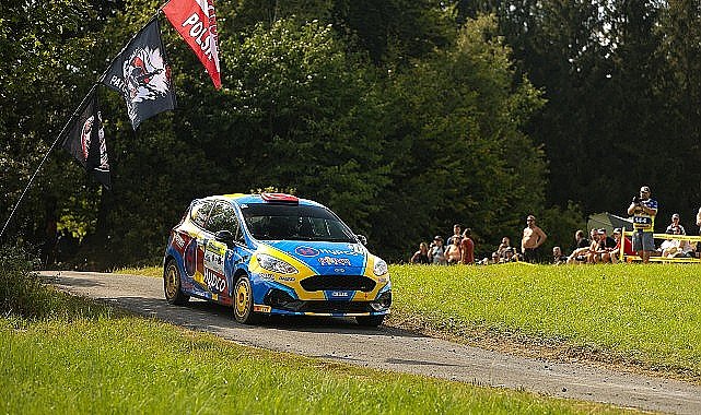 Başarılı rallici mutluluğunu Başkan Aydın'la paylaştı