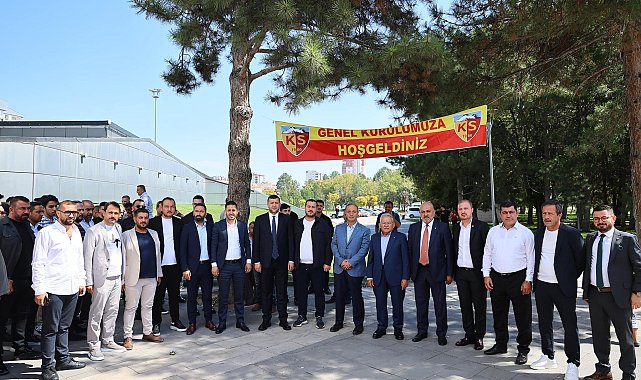 Başkan Büyükkılıç, Kayserispor’un Olağanüstü Genel Kurulu'na katıldı