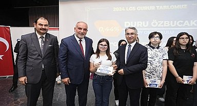 Başkan İbrahim Sandıkçı: “YKS ve LGS'de derece elde eden tüm öğrencilerimizi hediyeleriyle buluşturduk