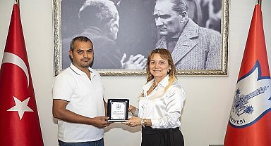 Başkan Mutlu'dan örnek temizlik çalışanlarına teşekkür