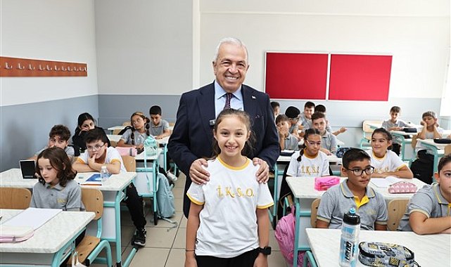 Başkan Özdemir, yeni eğitim-öğretim yılına başlayan öğrencilerle buluştu