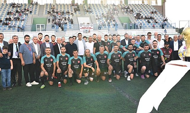 Başkan Şahin, halı saha turnuvası ve Trendyol 1. Ligi maçlarını izledi