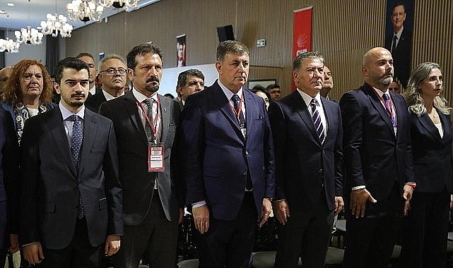 Başkan Tugay Birinci Basamak ve Koruyucu Sağlık Hizmetleri Çalıştayı'na katıldı “İzmirlilere ücretsiz HPV aşısı ve üreme sağlığı hizmeti “