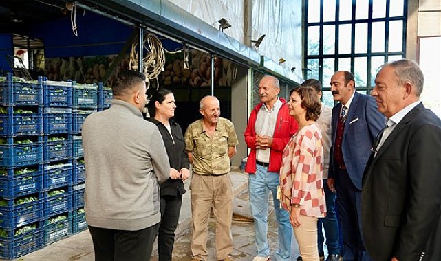 Başkan Ünlüce, sabahın ilk ışıklarında hal esnafı ile buluştu