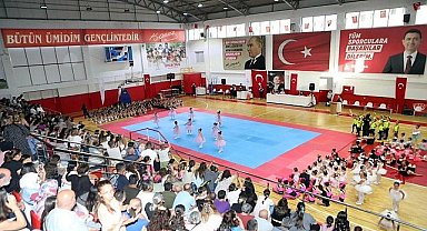 Bayraklı'da yaz spor okullarına büyük ilgi 19 kursa 4 bin 200 kişi katıldı 