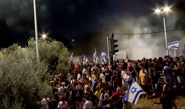 Benny Gantz: Netanyahu kendi çıkarlarını İsrail'in çıkarlarının önüne koydu