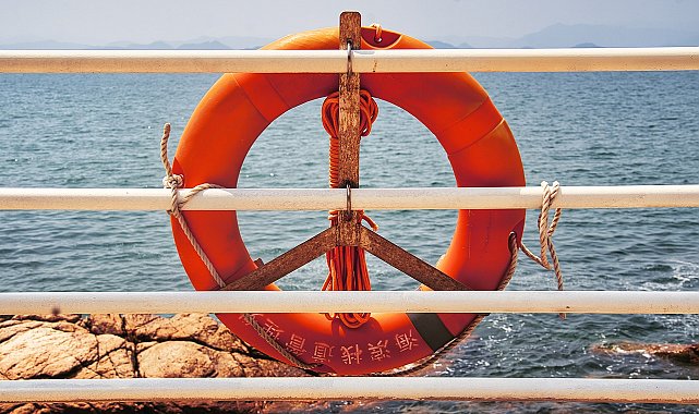 Bodrum açıklarında içinde 6 kişi bulunan tekne emniyete alındı