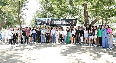 Burhaniye Belediyesi'nden üniversitelilere burs desteği.