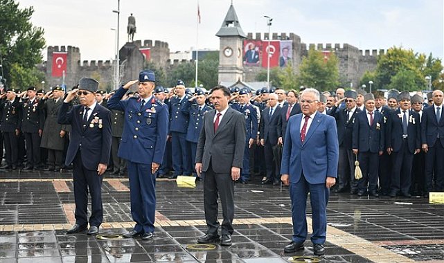 Büyükkılıç, 19 Eylül Gaziler Günü’nün 103’üncü yılı programına katıldı