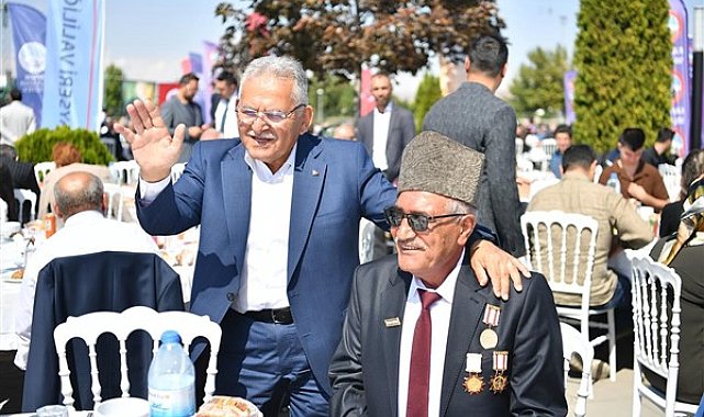 Büyükkılıç, Kayseri Valiliği’nin gaziler onuruna düzenlediği yemeğe katıldı