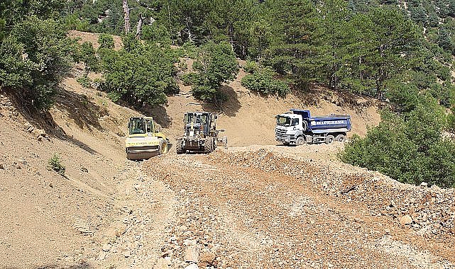 Büyükşehir'den Manavgat'ta asfalt öncesi hazırlık