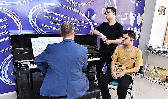 Büyükşehir'in kursuna katıldılar, hayallerindeki üniversiteyi kazandılar