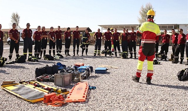 Büyükşehir itfaiyesi KKTC’de görevli itfaiye personellerine eğitim verdi