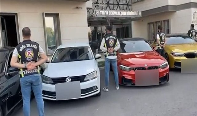 Çakarlı lüks araçlarla drift yapan 19 kişiye ceza kesildi