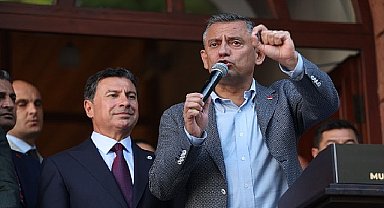 CHP Genel Başkanı Özgür Özel Muğla programı kapsamında Büyükşehir Belediyesi'ni ziyaret etti. 