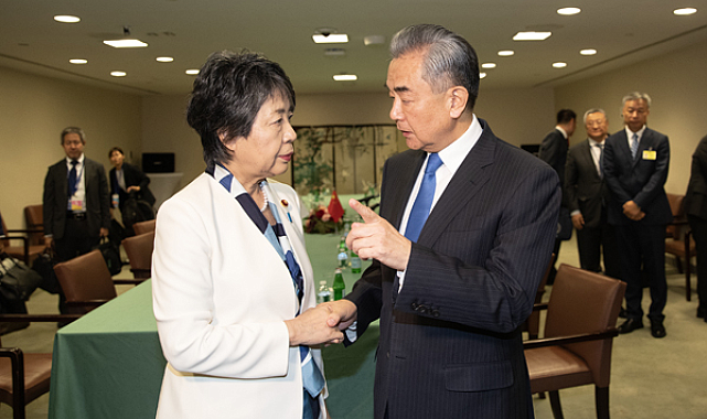 Çin ve Japonya dışişleri bakanları görüştü