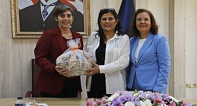 Cumhuriyet Halk Partisi Kadın Kolları'ndan Başkan Çerçioğlu'na ziyaret gerçekleştirildi.