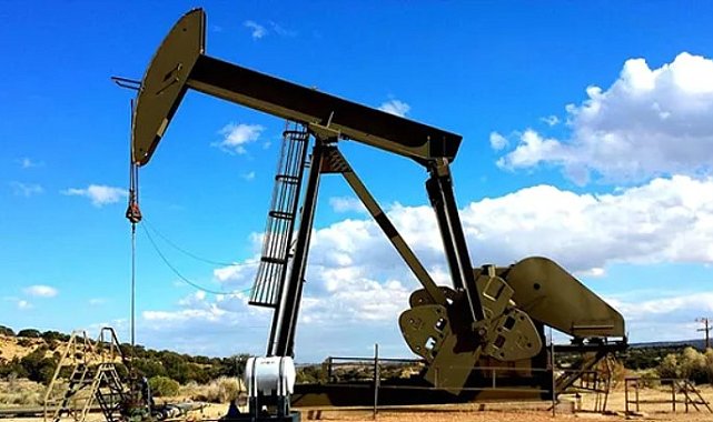 ENERJİ - Fırtına sonrası ABD üretimi yeniden başlarken petrol düşüşe geçti