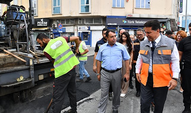 Esenyurt'ta bozuk olan yollar asfaltla tanışıyor
