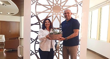 Germencik Belediye Başkanı Burak Zencirci, Aydın Büyükşehir Belediye Başkanı Özlem Çerçioğlu'na nezaket ziyaretinde bulundu.