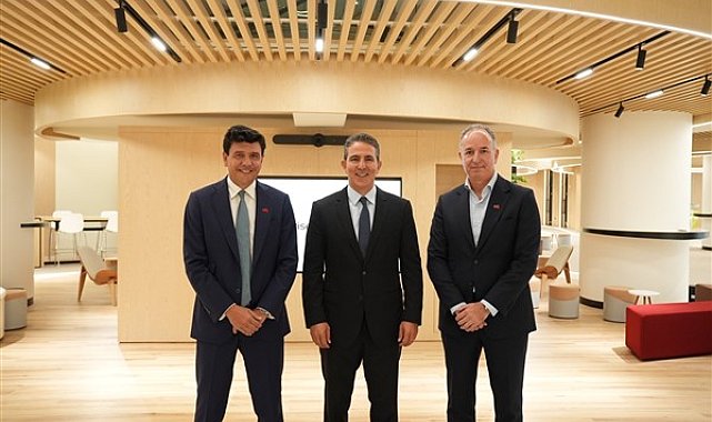 GlassHouse'u 60 milyon USD’ye satın alan e& enterprise Türkiye'ye açılıyor