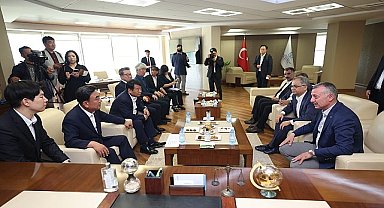 Güney Koreli Başkan, çay ve pişmaniyeye bayıldı