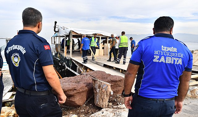İnciraltı’nda kaçak iskele ve ahşap yapılar yıkıldı