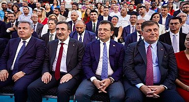 İstanbul, Türkiye Cumhuriyeti tarihinin ilk fuarı olma özelliğine sahip 93. İzmir Enternasyonal Fuarı'nın 'onur konuğu şehri' oldu