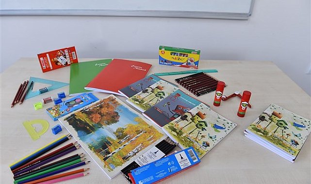 İzmir Büyükşehir Belediyesi’nden öğrencilere kırtasiye desteği