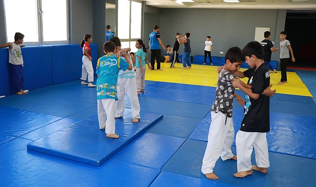 Judo kursu ile çocuklar şampiyonalara hazırlanıyor