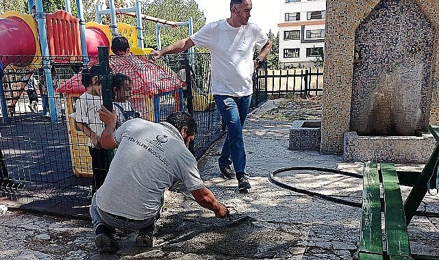 Kahramankazan Belediyesi Fen İşleri Müdürlüğü ekipleri ilçedeki çalışmalarına devam ediyor