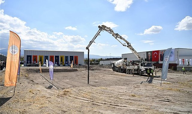 Kayseri Naciye-Ramazan Büyükkılıç ve Kızları Alzheimer Gündüz Bakım Evi temeli atıldı