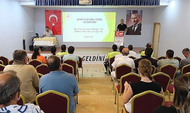 Kemer'de servis şoförlerine eğitim