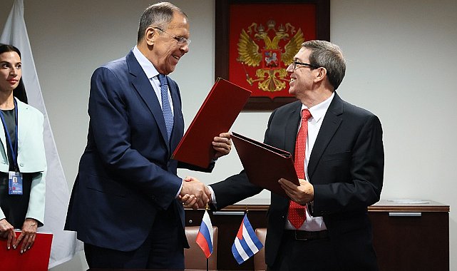 Lavrov, Küba Dışişleri Bakanı Parilla ile buluştu