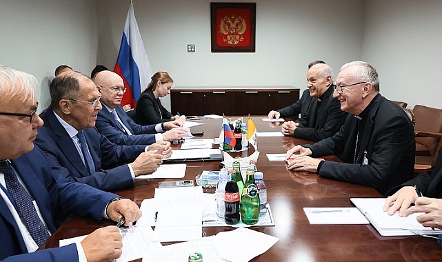 Lavrov, Vatikan'ın Devlet Sekreteri Parolin ile bir araya geldi