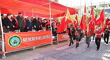 Menemen'de Kurtuluş Coşkusu.