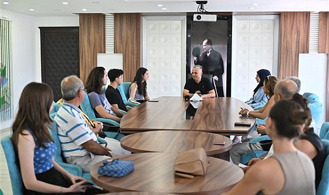 Muratpaşa'da 2024 YKS’de başarı yakalayan öğrencilere hediye çeki verildi
