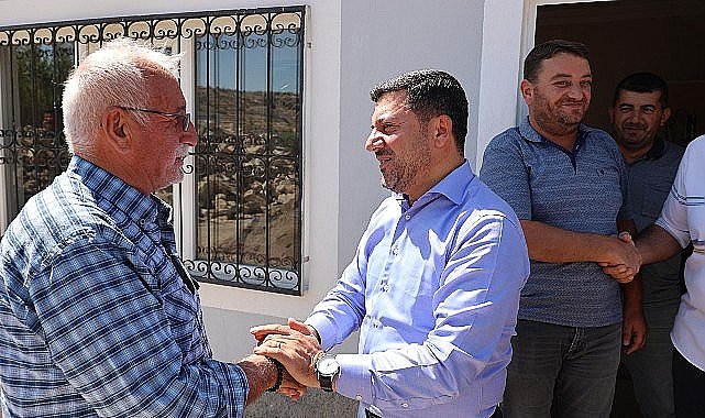 Nevşehir Belediye Başkanı Rasim Arı, Nevşehir Lale Sanayi Sitesi'nde mobilya sektöründe faaliyet gösteren esnaflarla bir araya geldi
