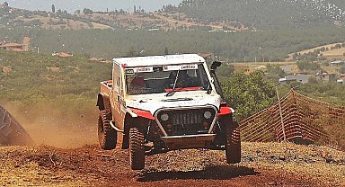 Offroad Mücadelesi Denizli'de Devam Ediyor
