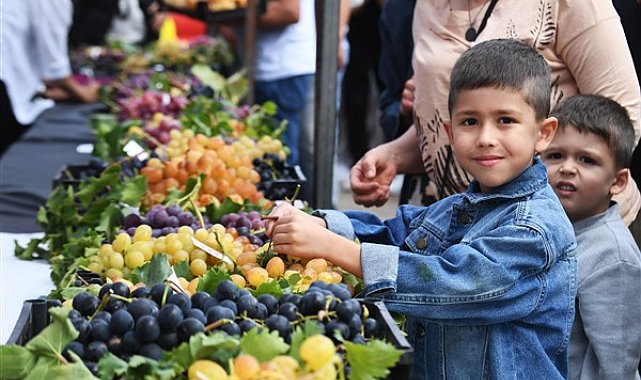 Osmangazi'de üzüm festivali yapıldı