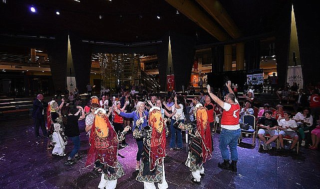 Osmangazililer, Atatürk'ün sevdiği şarkıları dinledi