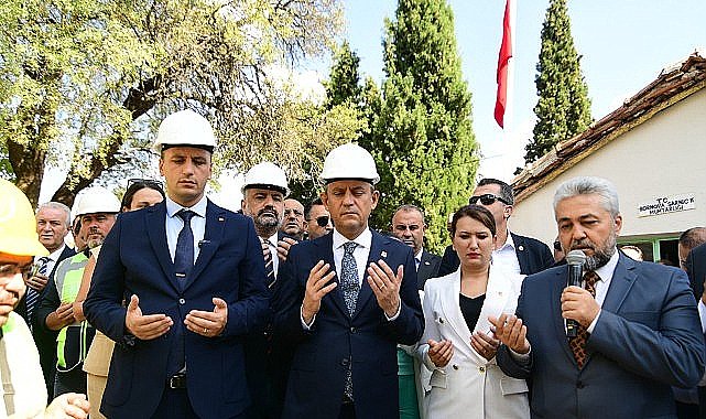 Özgür Özel'in Bornova mesaisi Cami açılışıyla başladı