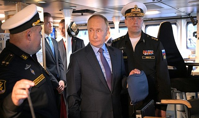 Putin, Uliss Körfezi'ndeki Pasifik Filosunun Primorye Filotillası'na ait üssü ziyaret etti