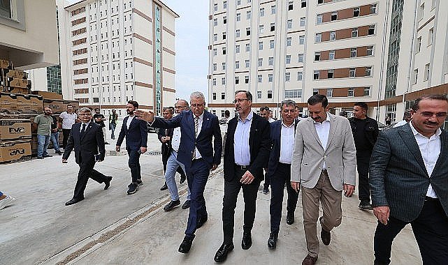 Rektör Prof. Dr. Budak ve Dr. Kasapoğlu, EÜ kampüsündeki yurtlarda incelemelerde bulundular