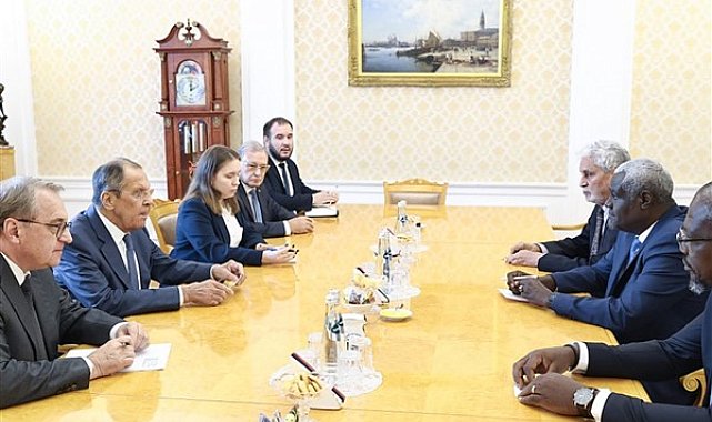 Rusya Dışişleri Bakanı Lavrov, Afrika Birliği Komisyonu Başkanı Mahamat ile görüştü