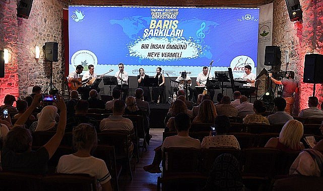 Şarkılar barış dolu bir dünya için söylendi
