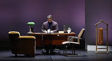 Şehir Tiyatroları sahnelediği 6 oyunuyla seyircisiyle buluştu.